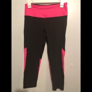 Women’s VSX sport black and pink capris size small